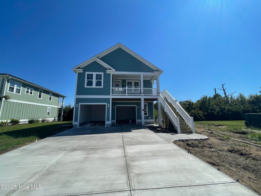 652 Fishermans Point, Newport, NC 28570