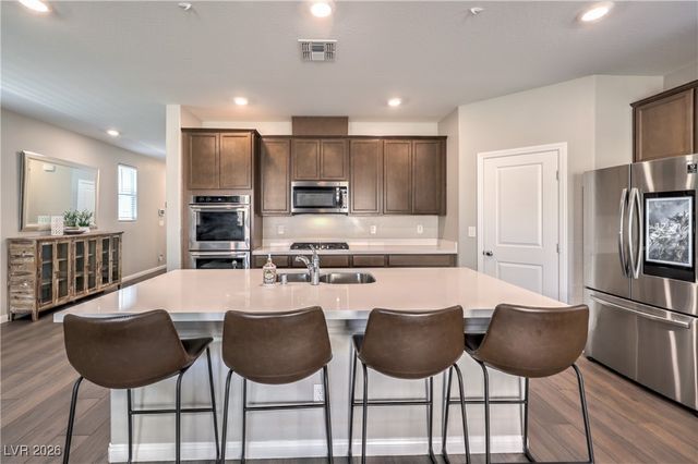 10646 Silver Pond Avenue, Las Vegas, NV 89135