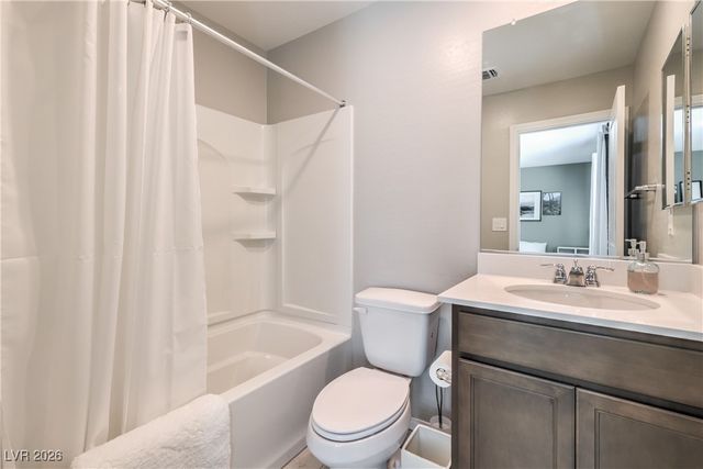 10646 Silver Pond Avenue, Las Vegas, NV 89135