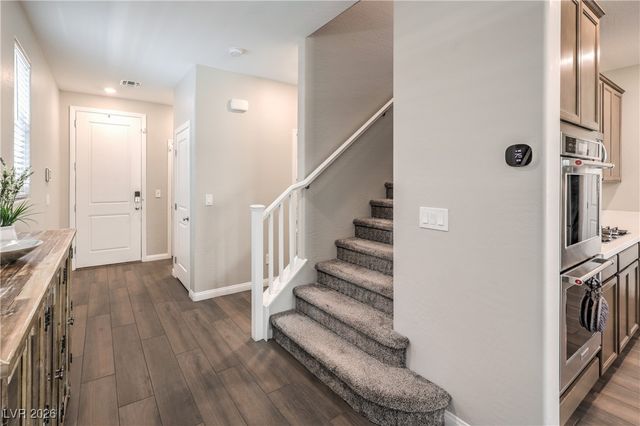 10646 Silver Pond Avenue, Las Vegas, NV 89135