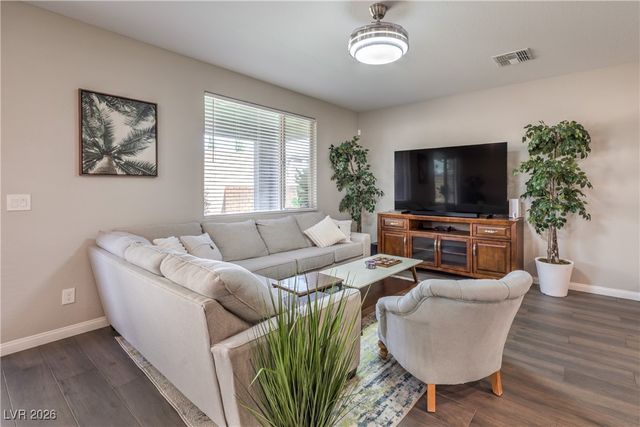 10646 Silver Pond Avenue, Las Vegas, NV 89135