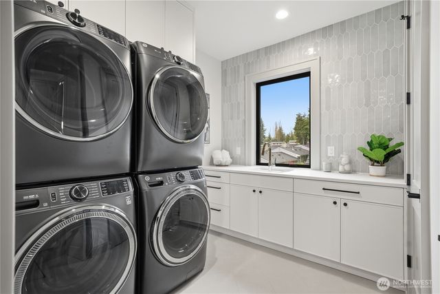 10648 SE 16th Street, Bellevue, WA 98004