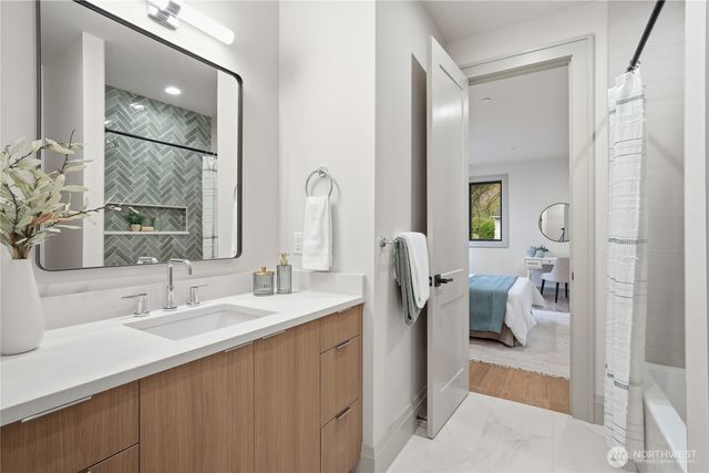 10648 SE 16th Street, Bellevue, WA 98004