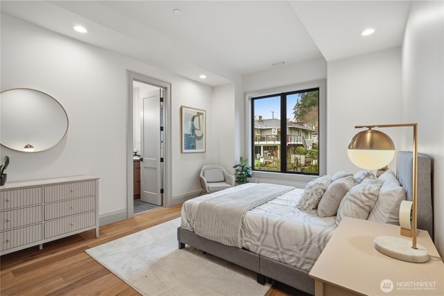 10648 SE 16th Street, Bellevue, WA 98004