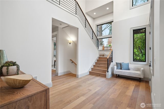 10648 SE 16th Street, Bellevue, WA 98004