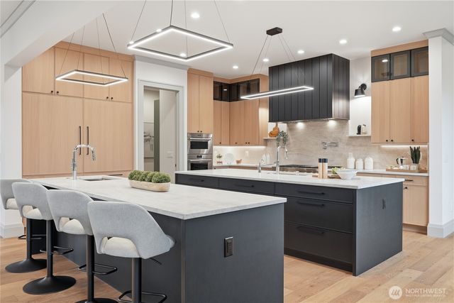 10648 SE 16th Street, Bellevue, WA 98004