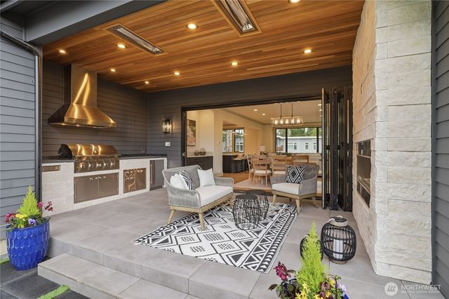 10648 SE 16th Street, Bellevue, WA 98004