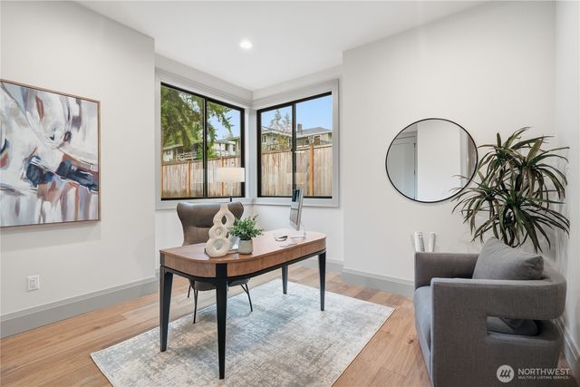 10648 SE 16th Street, Bellevue, WA 98004