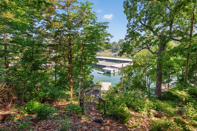 251 Herrington Woods, Harrodsburg, KY 40330