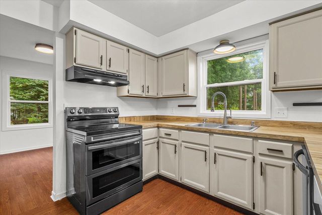 1013 Fairfield LANE, West Bend, WI 53090
