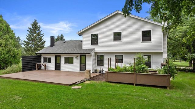 1013 Fairfield LANE, West Bend, WI 53090
