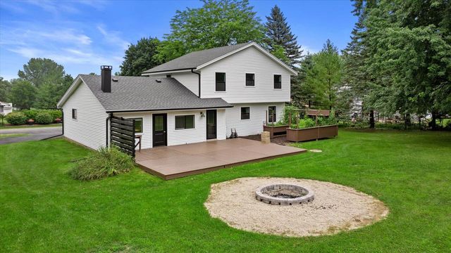 1013 Fairfield LANE, West Bend, WI 53090