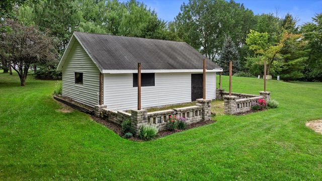 1013 Fairfield LANE, West Bend, WI 53090