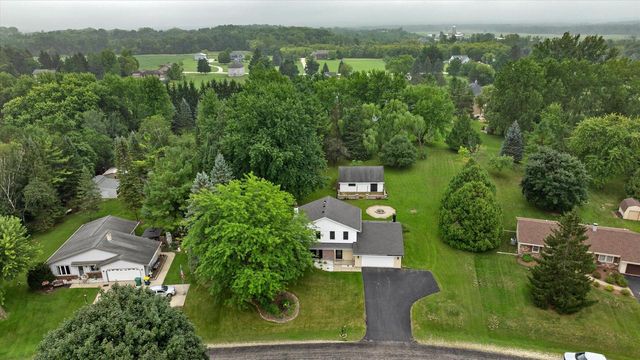 1013 Fairfield LANE, West Bend, WI 53090