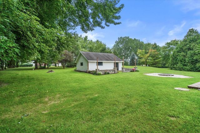 1013 Fairfield LANE, West Bend, WI 53090