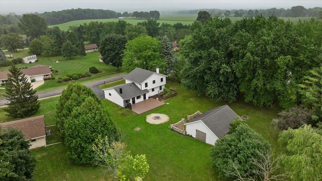 1013 Fairfield LANE, West Bend, WI 53090
