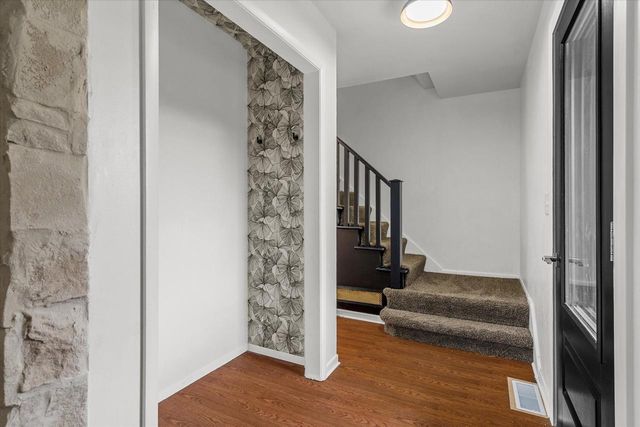1013 Fairfield LANE, West Bend, WI 53090