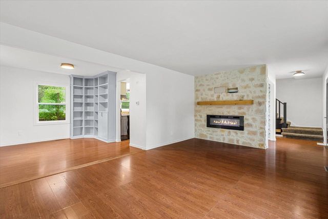 1013 Fairfield LANE, West Bend, WI 53090
