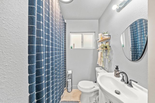 850 Eleanor Ave, Sacramento, CA 95815