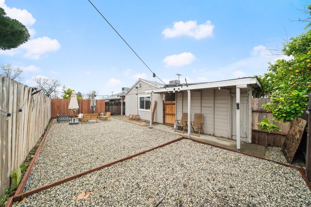 850 Eleanor Ave, Sacramento, CA 95815