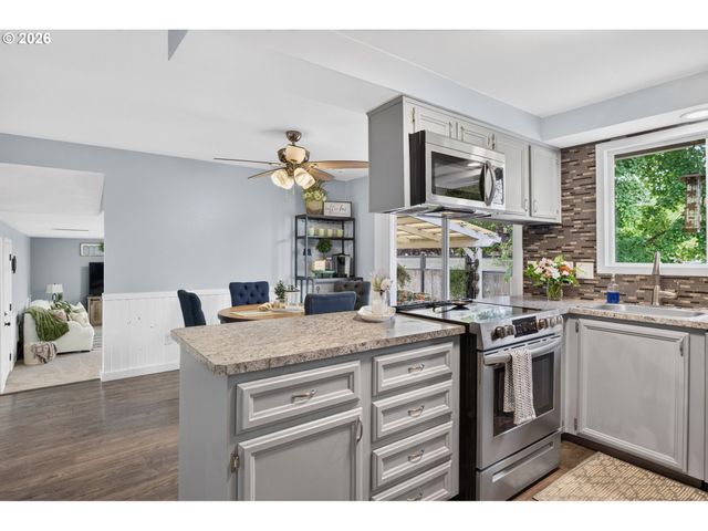 2261 Sw 195TH Ave, Beaverton, OR 97003