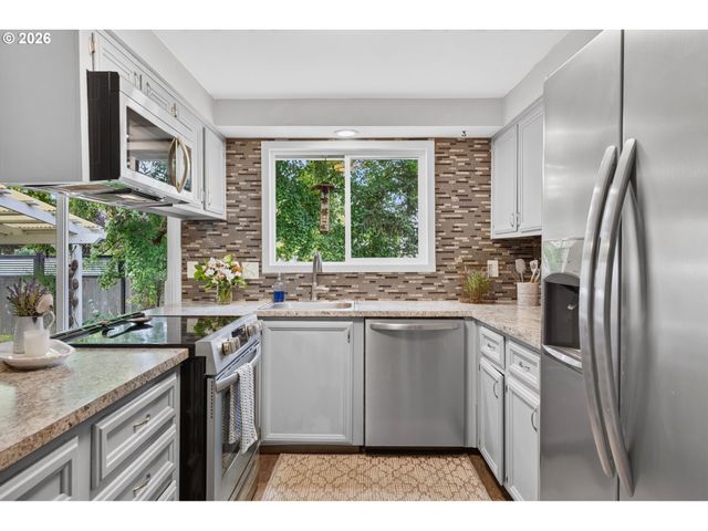 2261 Sw 195TH Ave, Beaverton, OR 97003