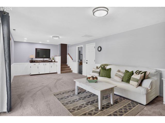 2261 Sw 195TH Ave, Beaverton, OR 97003