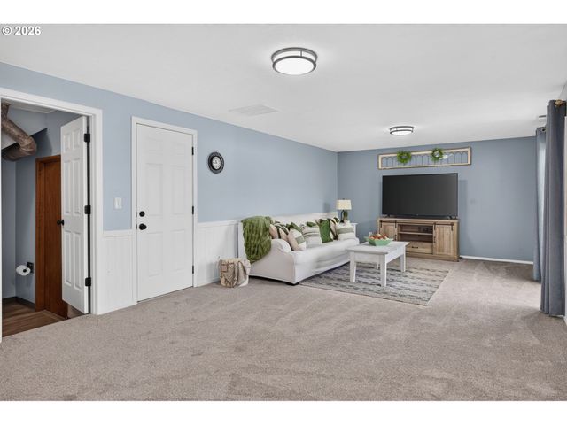 2261 Sw 195TH Ave, Beaverton, OR 97003