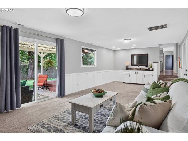 2261 Sw 195TH Ave, Beaverton, OR 97003