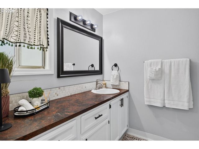 2261 Sw 195TH Ave, Beaverton, OR 97003