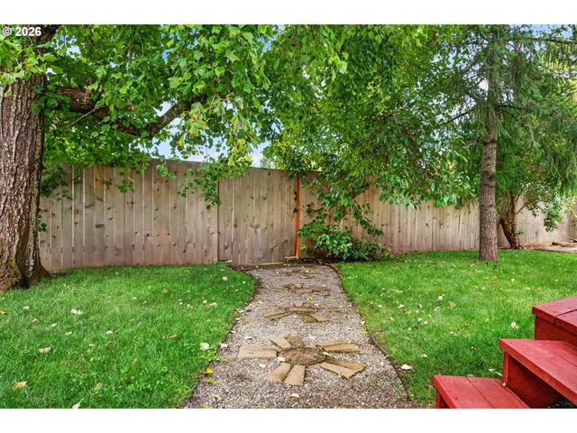 2261 Sw 195TH Ave, Beaverton, OR 97003
