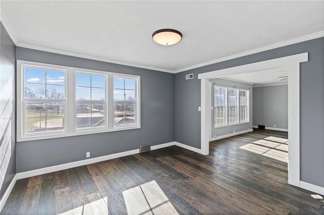 514 SW 3rd St Terrace, Carrollton, MO 64633