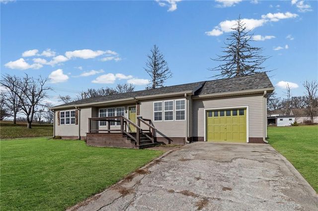 514 SW 3rd St Terrace, Carrollton, MO 64633