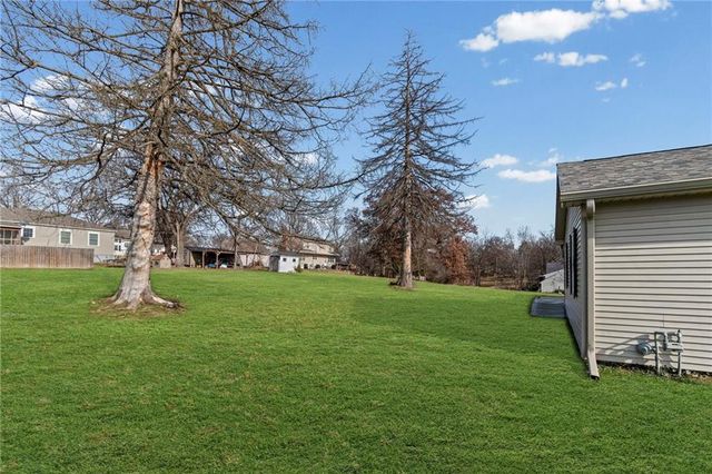 514 SW 3rd St Terrace, Carrollton, MO 64633