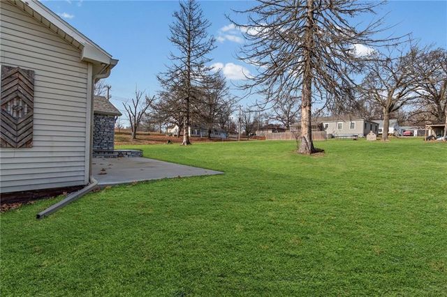 514 SW 3rd St Terrace, Carrollton, MO 64633