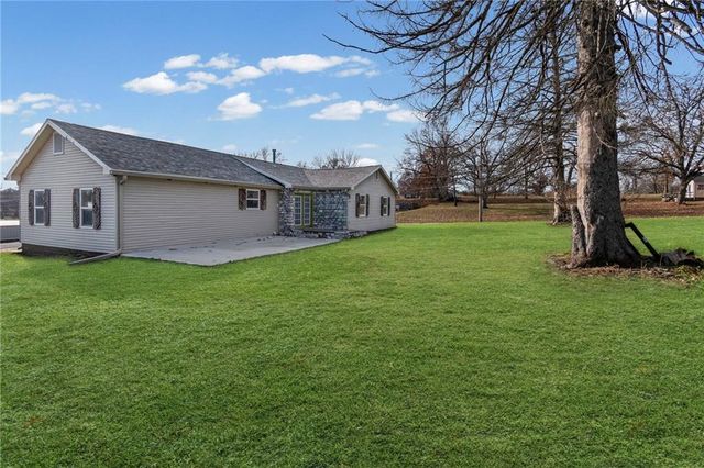 514 SW 3rd St Terrace, Carrollton, MO 64633