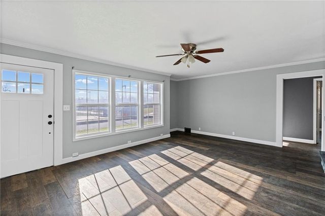 514 SW 3rd St Terrace, Carrollton, MO 64633