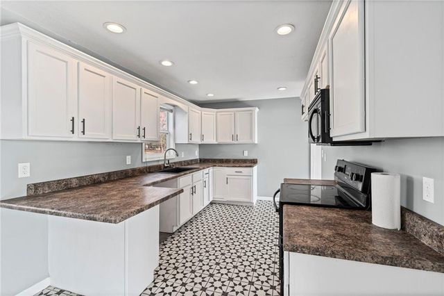 514 SW 3rd St Terrace, Carrollton, MO 64633