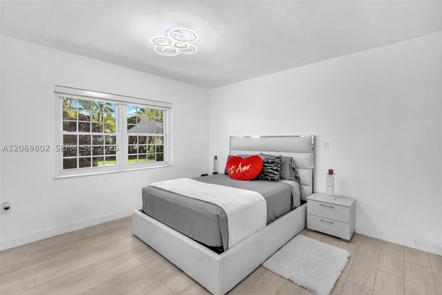 1235 NE 88th St, Miami, FL 33138