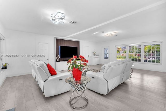 1235 NE 88th St, Miami, FL 33138