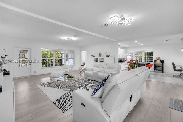 1235 NE 88th St, Miami, FL 33138
