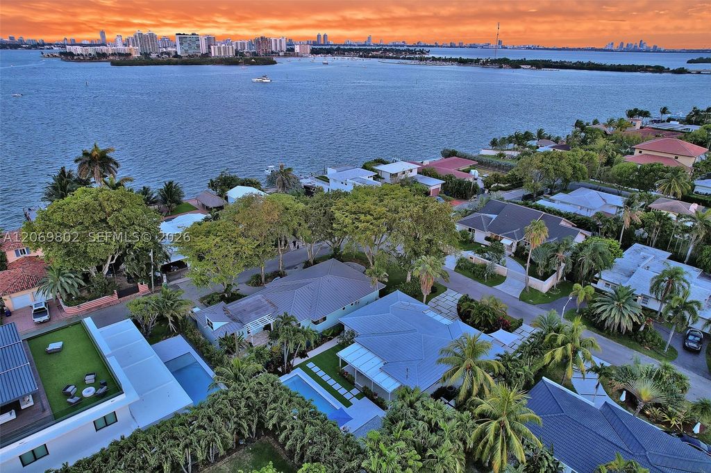 1235 NE 88th St, Miami, FL 33138