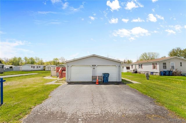 6266 Bayview Station, Newfane, NY 14108