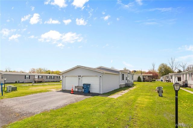 6266 Bayview Station, Newfane, NY 14108