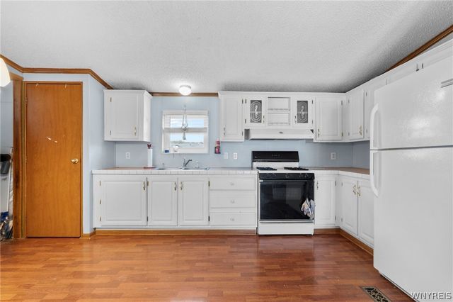 6266 Bayview Station, Newfane, NY 14108