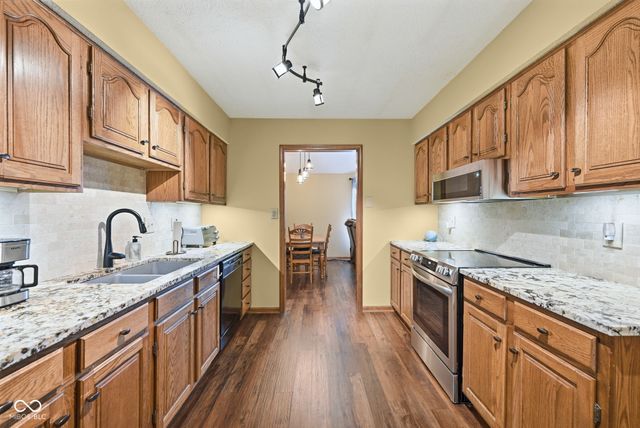 2746 Colony Lake West Drive, Plainfield, IN 46168