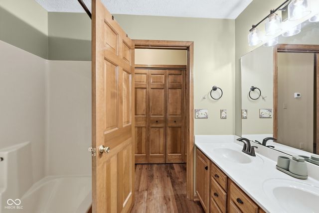 2746 Colony Lake West Drive, Plainfield, IN 46168