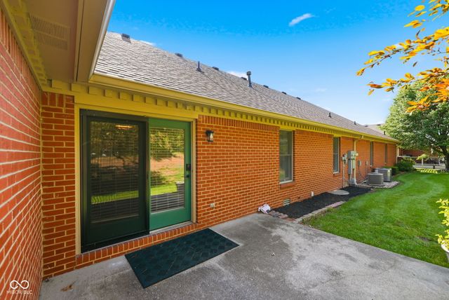 2746 Colony Lake West Drive, Plainfield, IN 46168