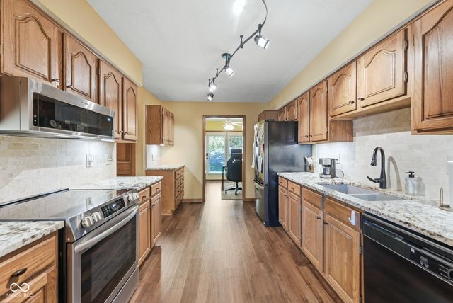 2746 Colony Lake West Drive, Plainfield, IN 46168