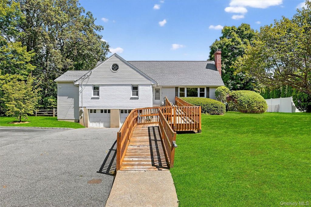 60 Eton Road, Thornwood, NY 10594